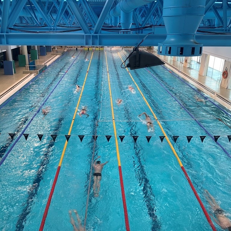 Schwimmhalle